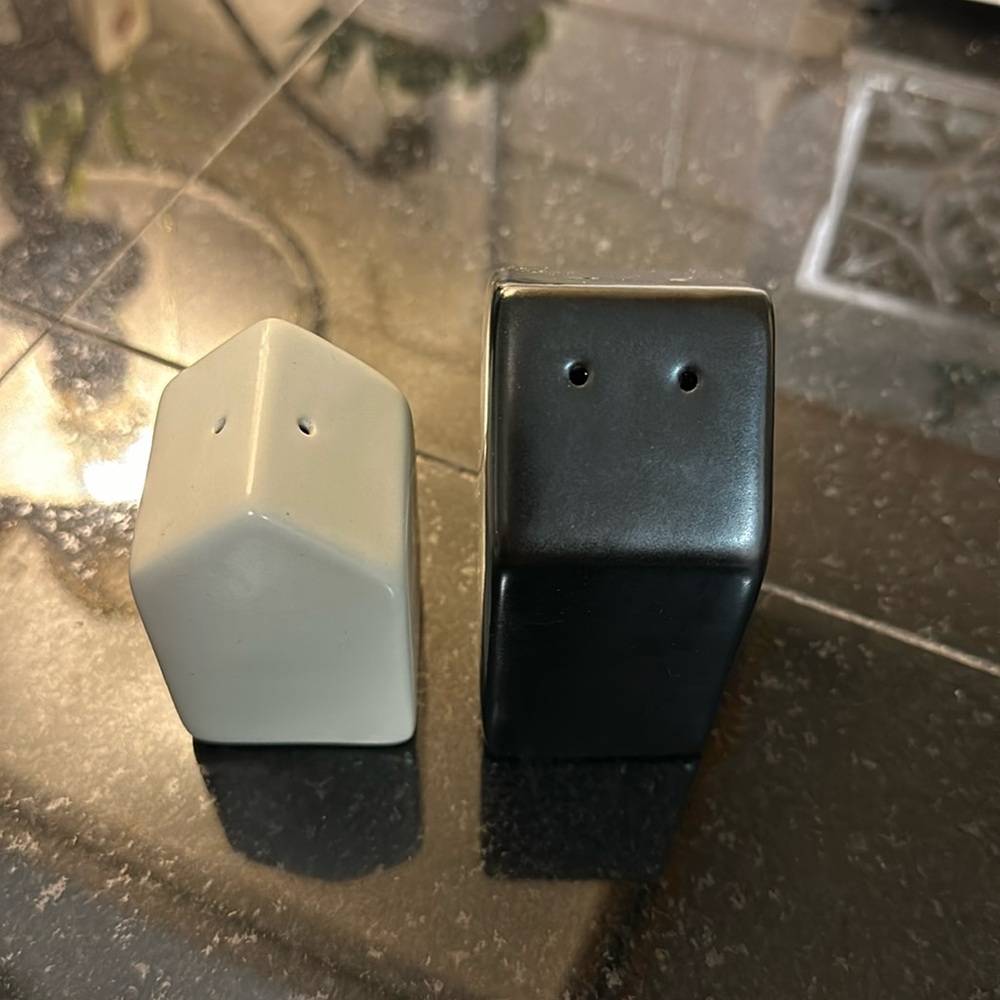 Hearth and Hand salt and pepper shakers